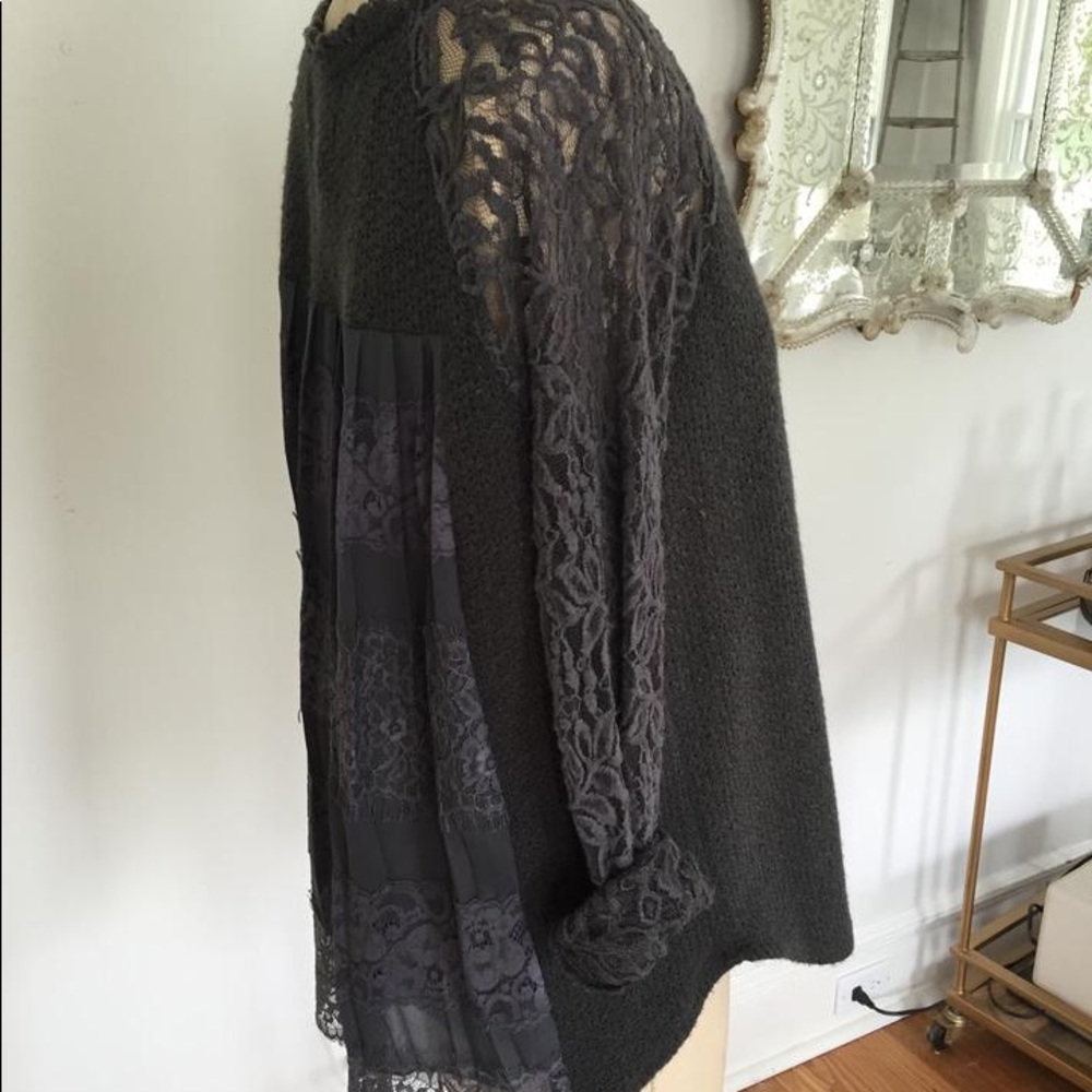 Grey Lace Dolphin Hem Boucle Sweater/Pullover